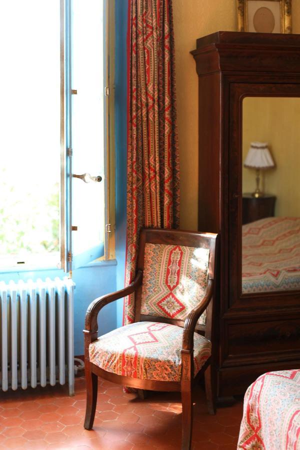 Chateau De Saint Martin Bed & Breakfast Taradeau Bagian luar foto